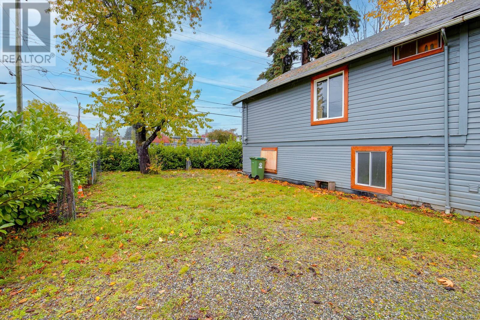 4692 Margaret St Property Photo 22