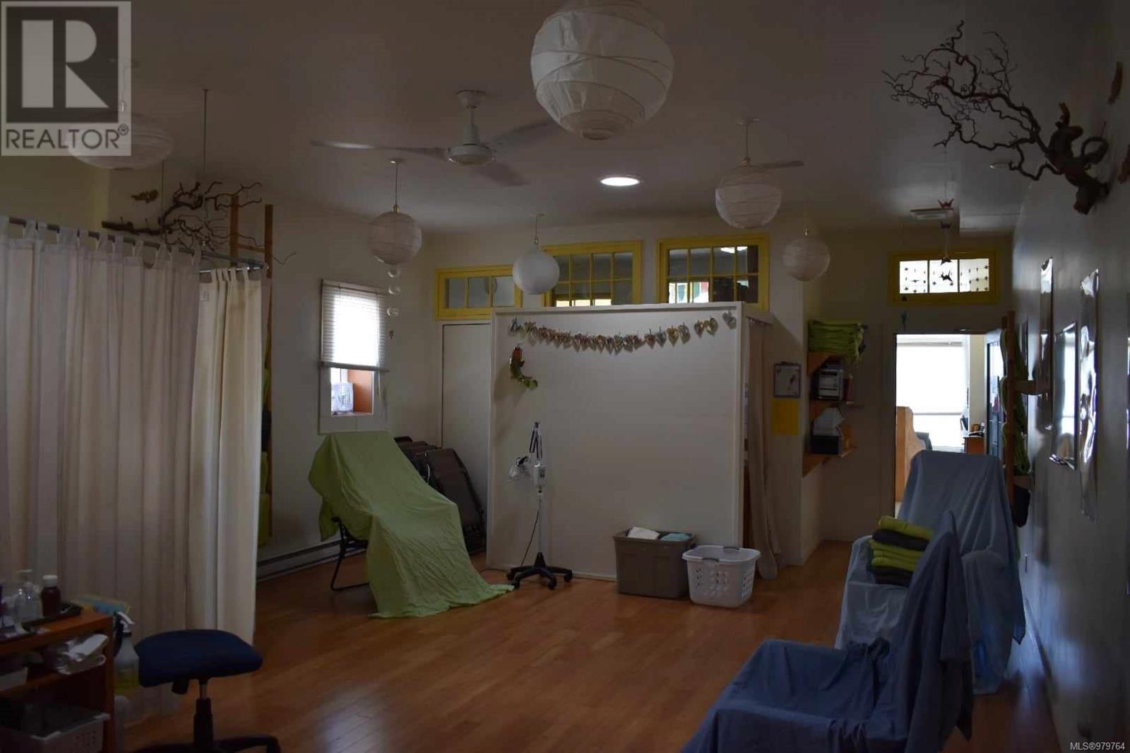 851 Cormorant St Property Photo 5
