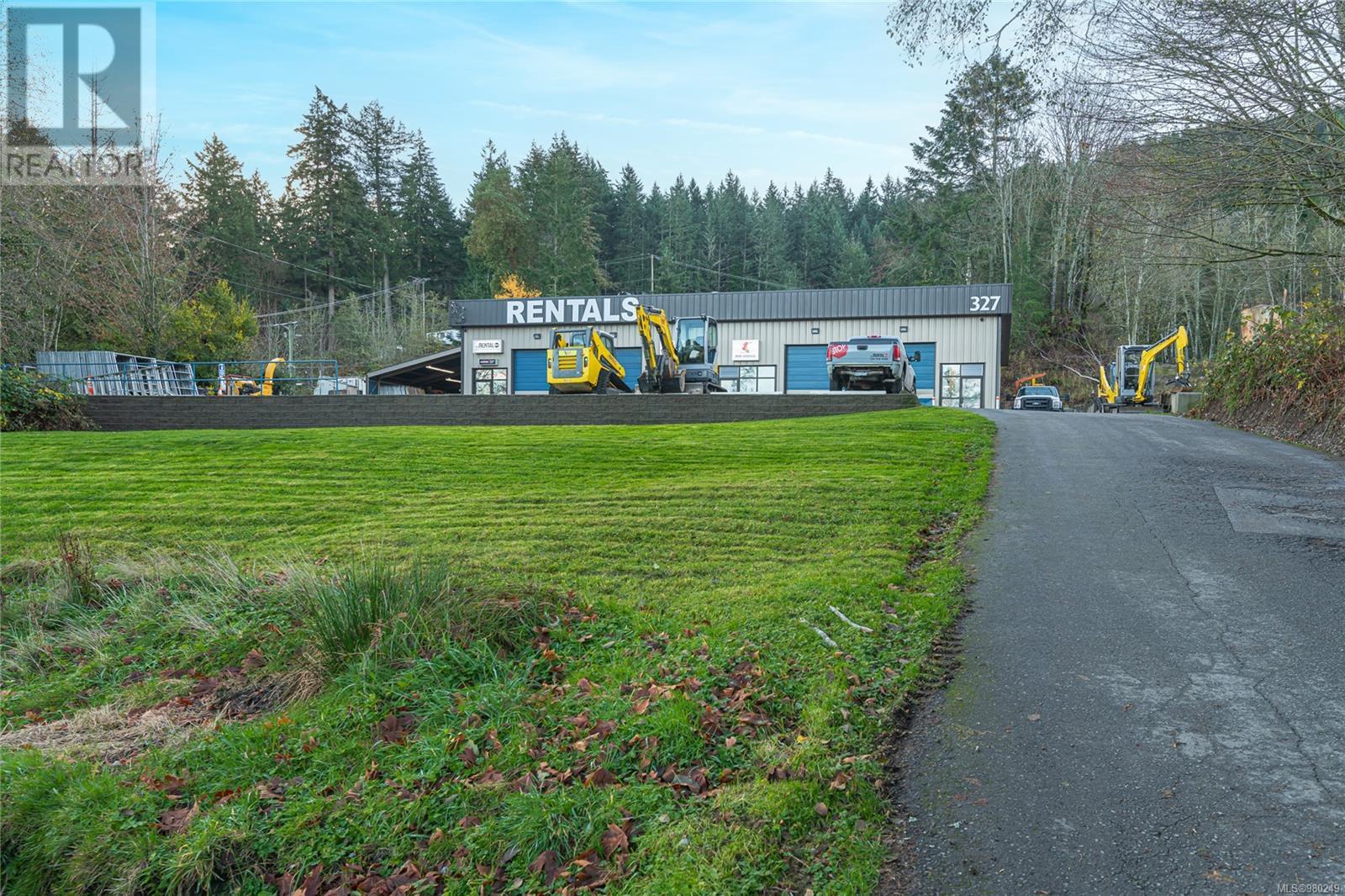 327 Rainbow Rd Property Photo 5