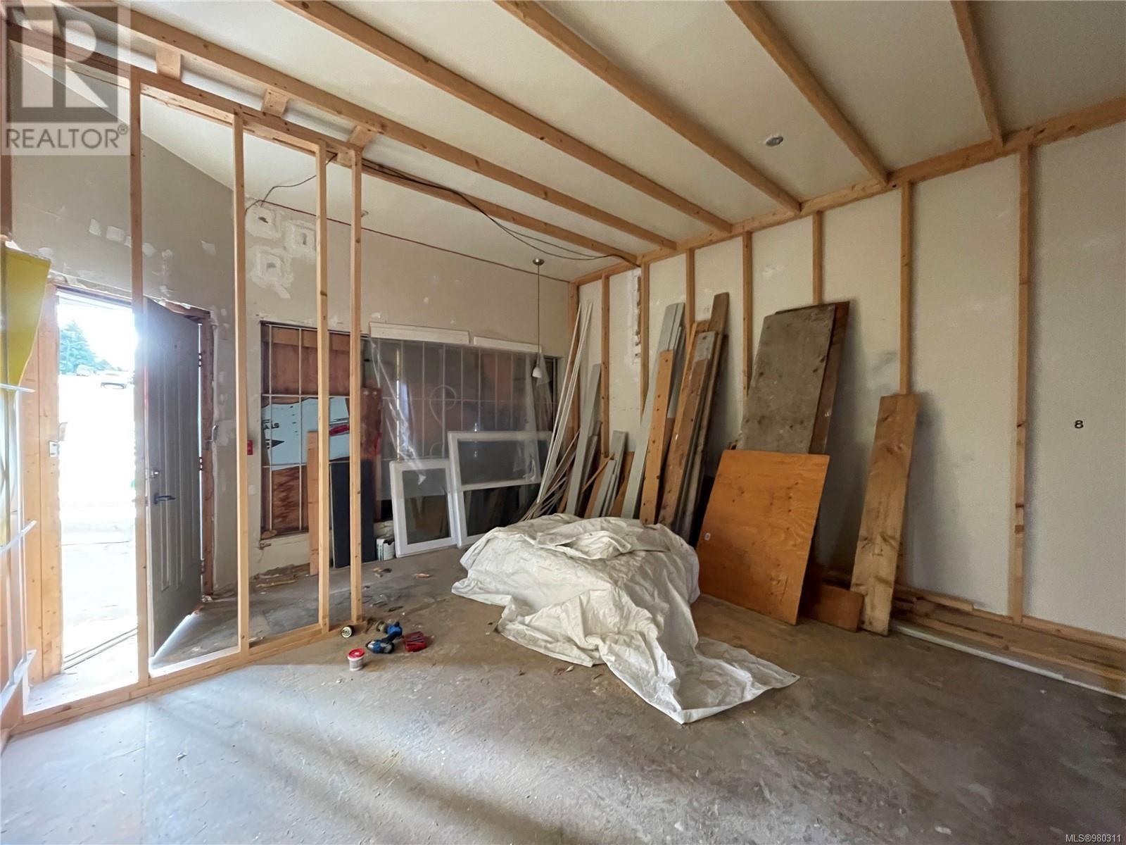 1 3110 2nd Ave Property Photo 3