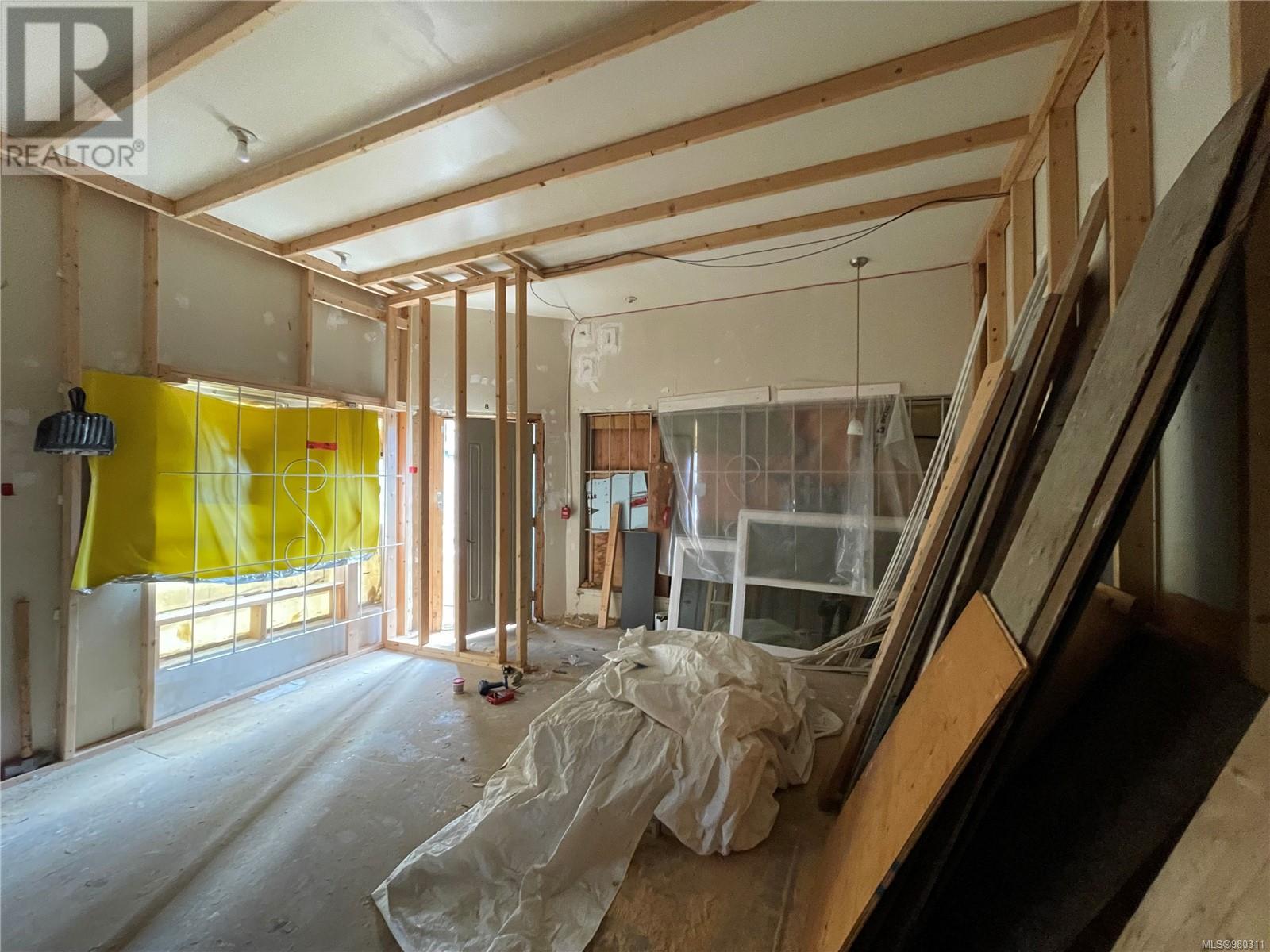 1 3110 2nd Ave Property Photo 5