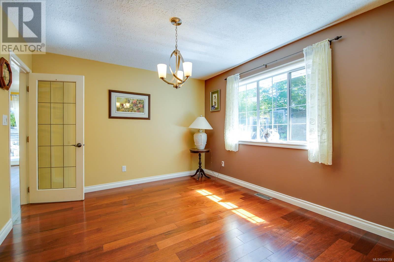 5205 Darnley Rd Property Photo 10
