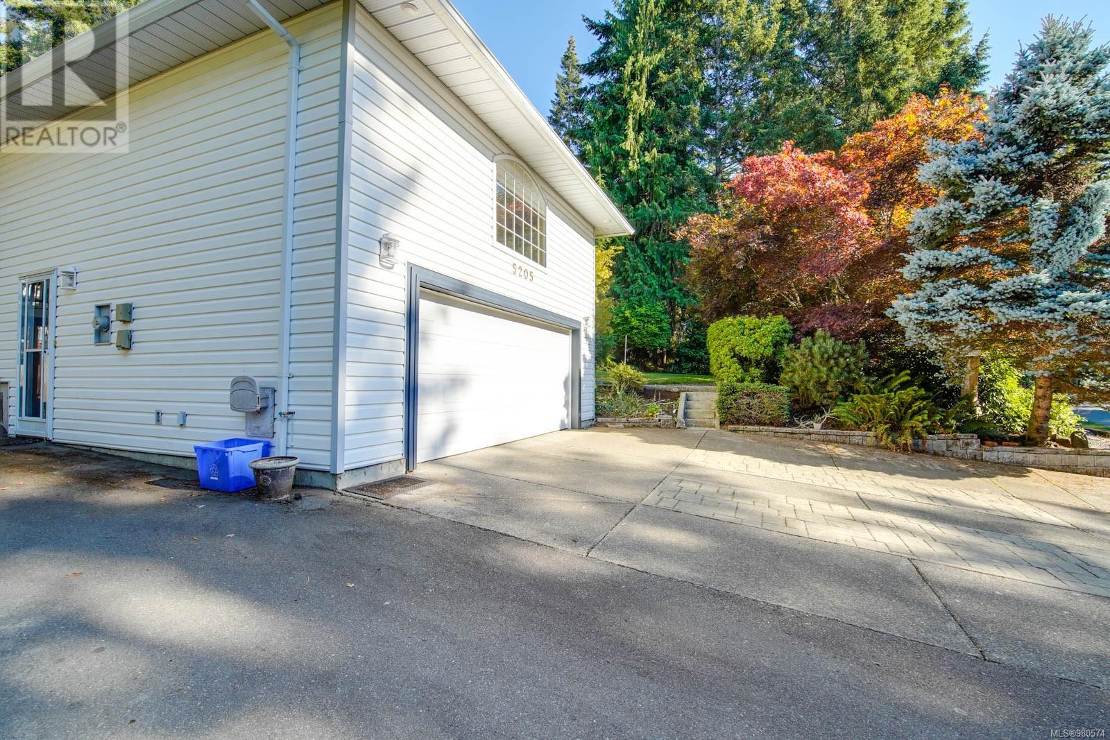 5205 Darnley Rd Property Photo 51