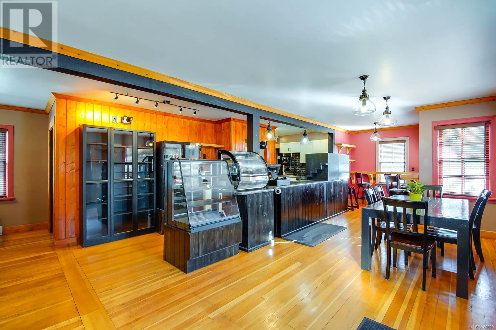 4473 Gertrude St Property Photo 12