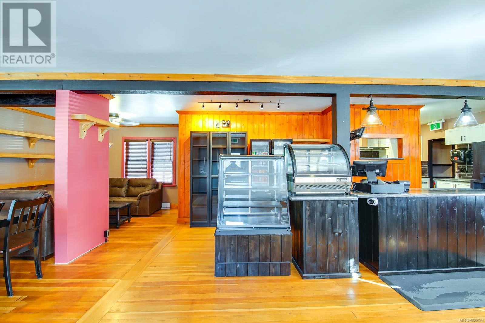 4473 Gertrude St Property Photo 13