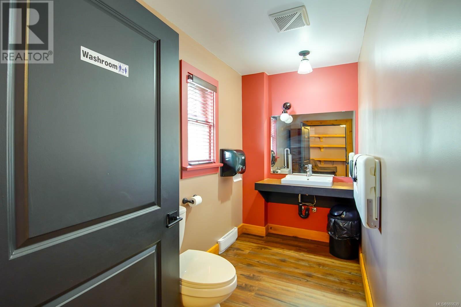 4473 Gertrude St Property Photo 15