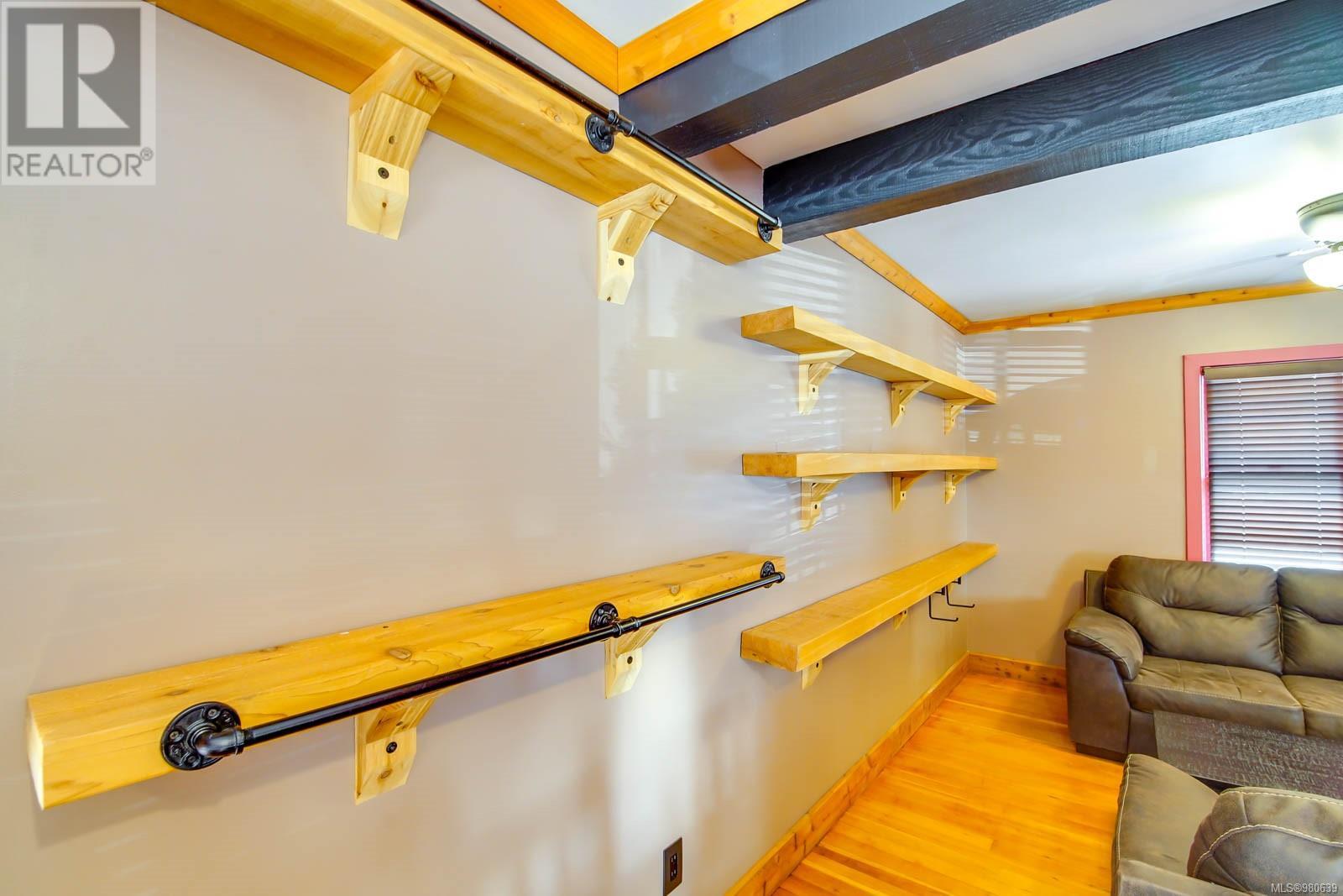 4473 Gertrude St Property Photo 16