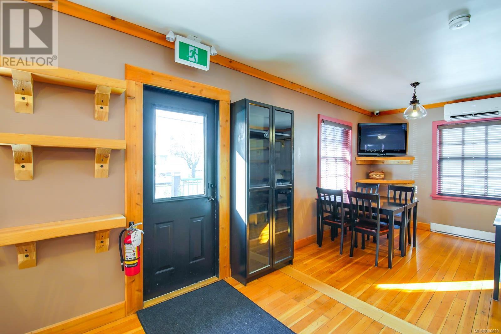 4473 Gertrude St Property Photo 23