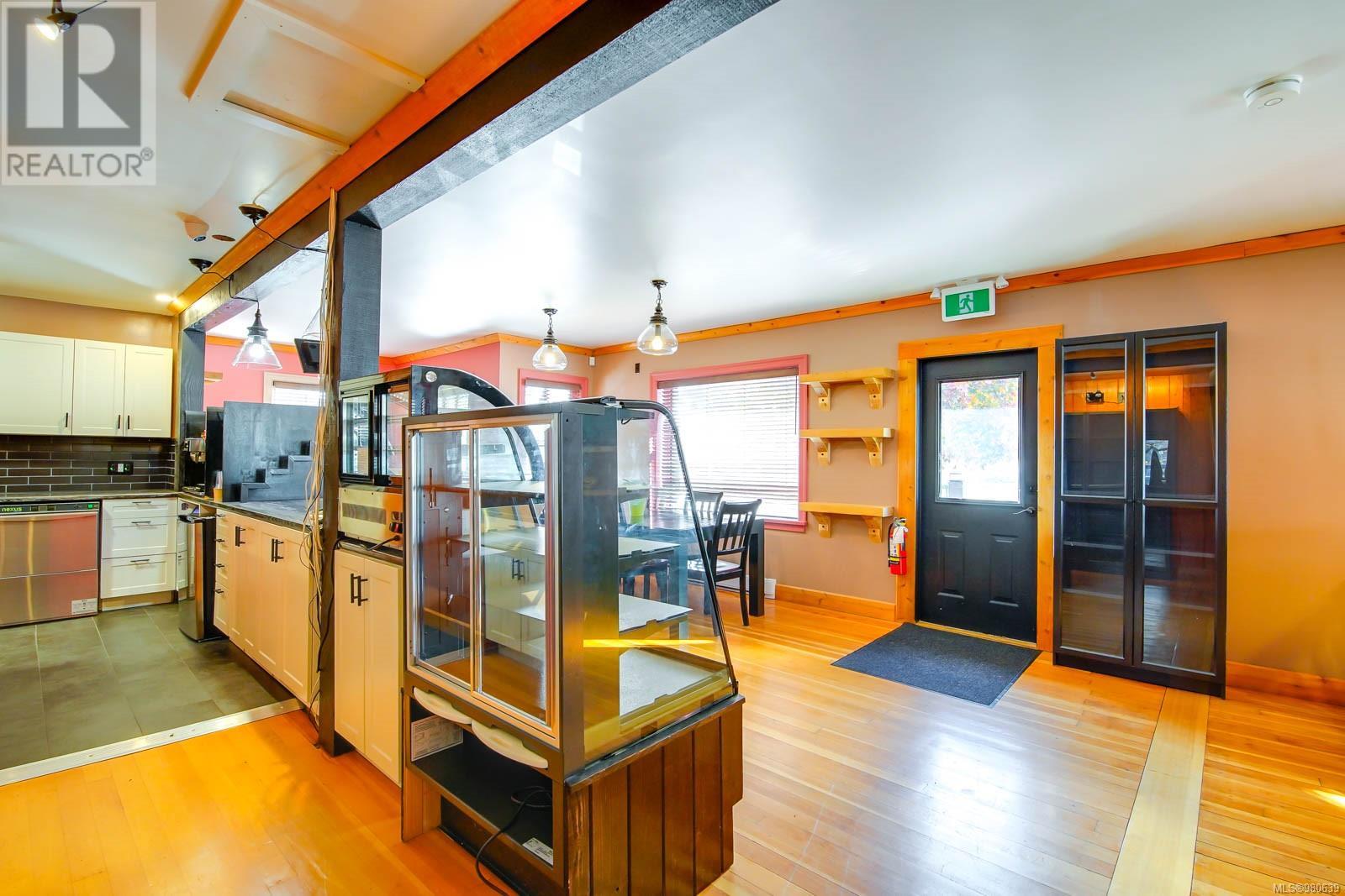 4473 Gertrude St Property Photo 27