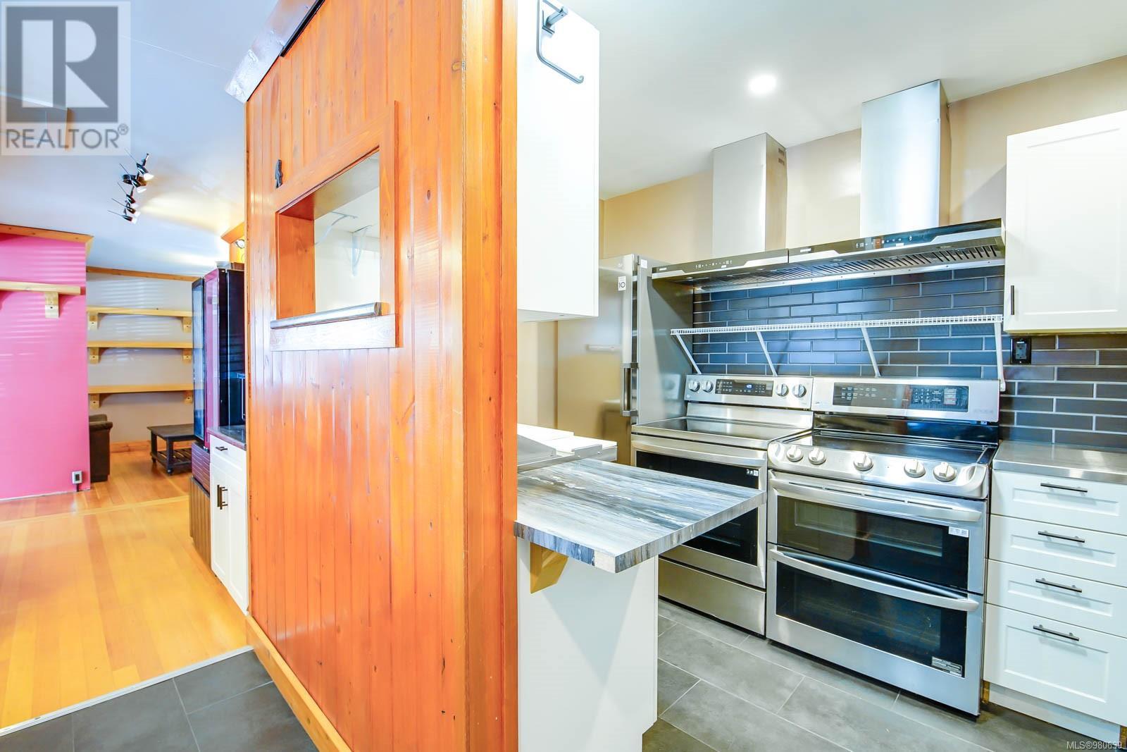4473 Gertrude St Property Photo 30