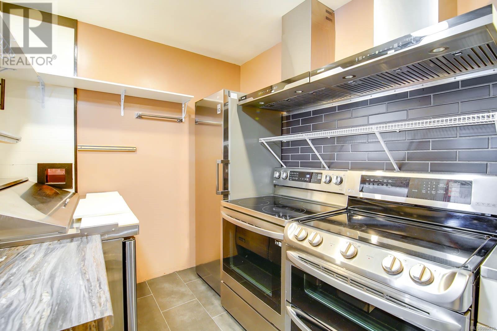 4473 Gertrude St Property Photo 31