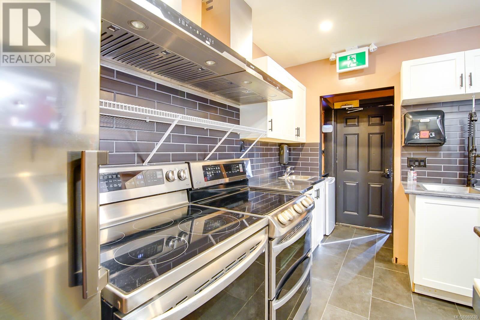 4473 Gertrude St Property Photo 34
