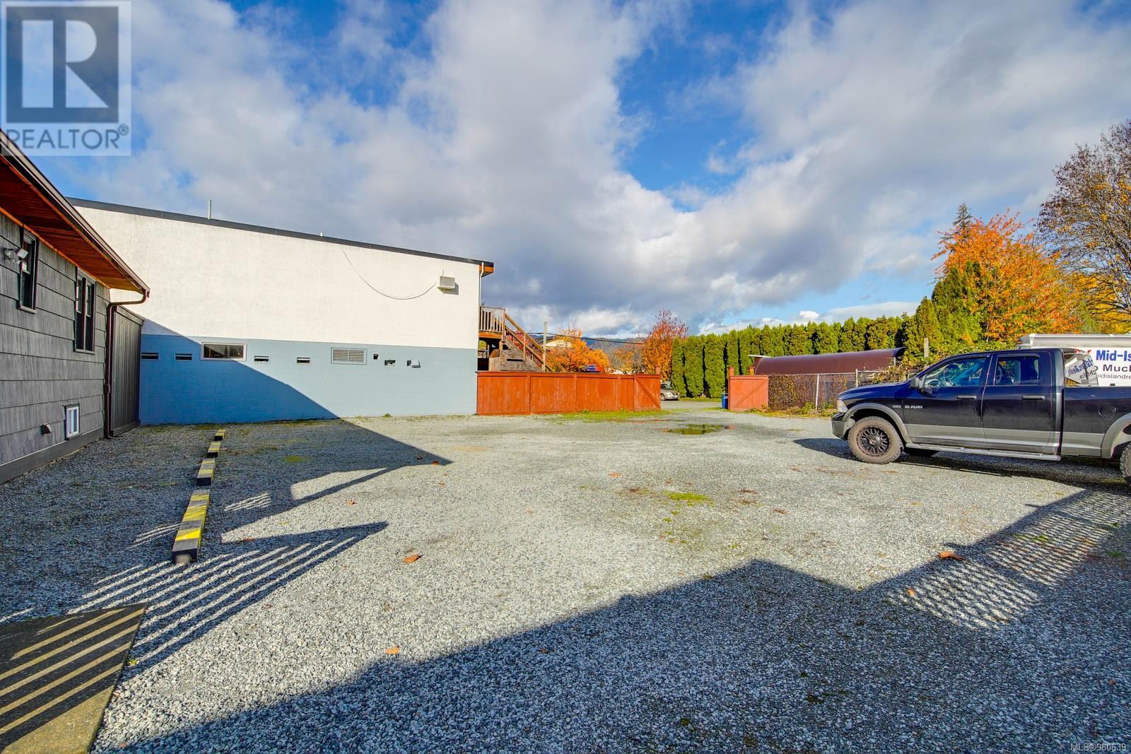 4473 Gertrude St Property Photo 45