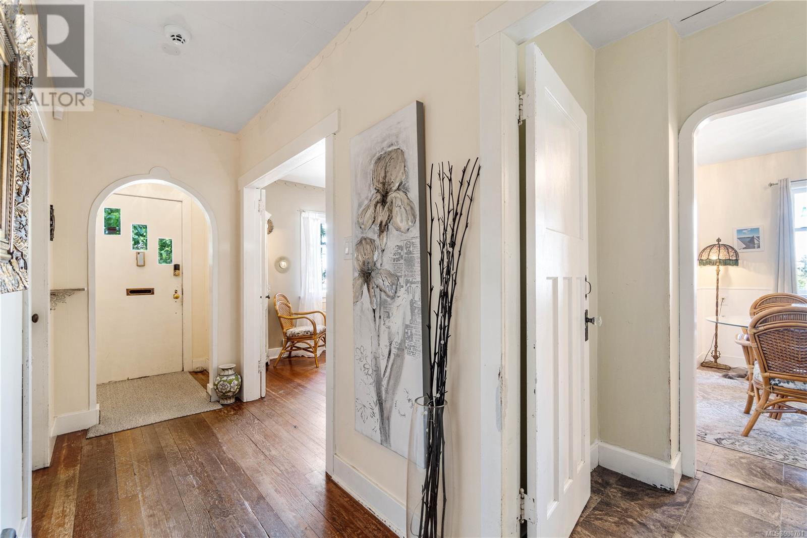 1733 Northfield Rd Property Photo 13