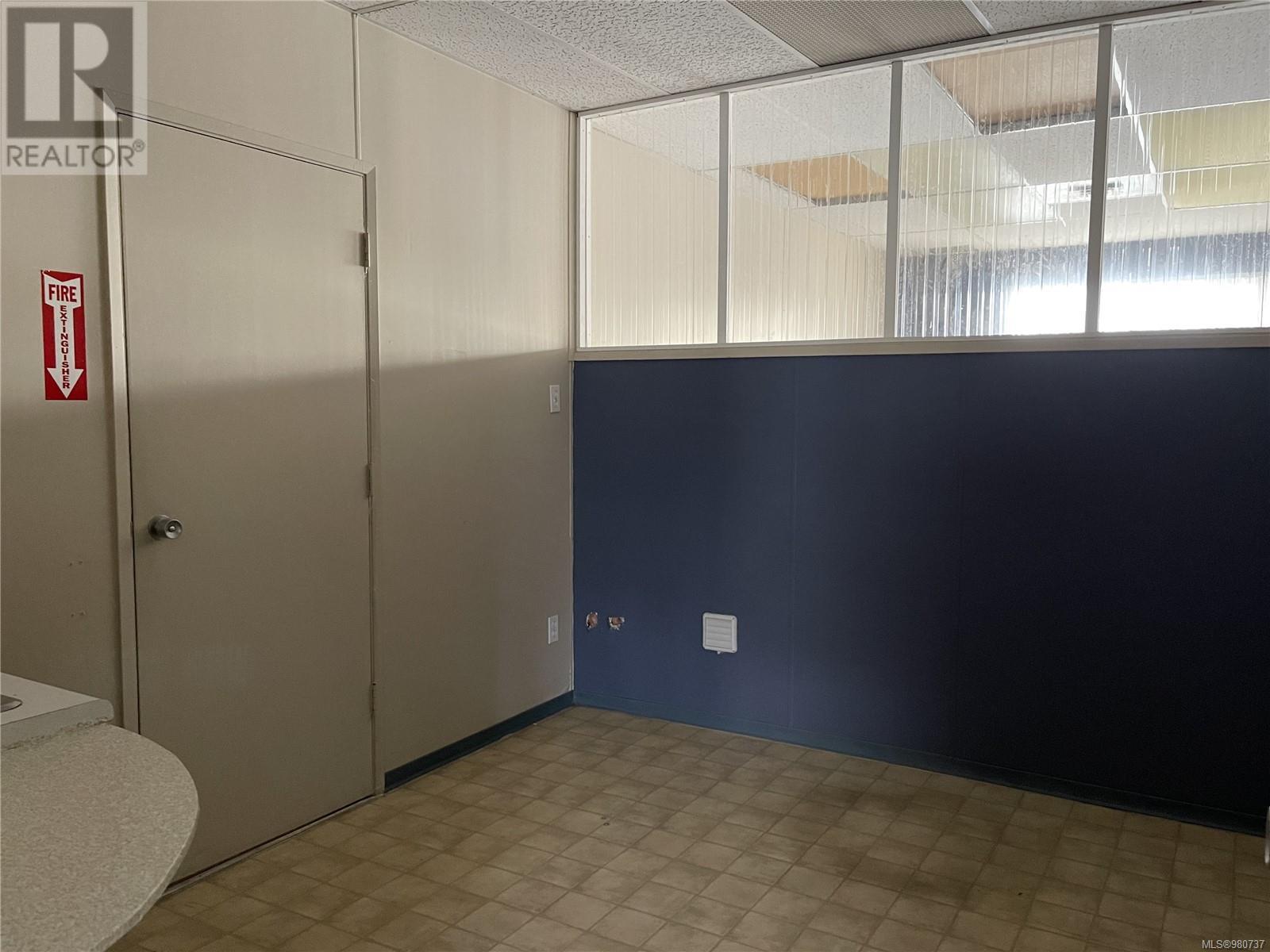 4716 Roger St Property Photo 7