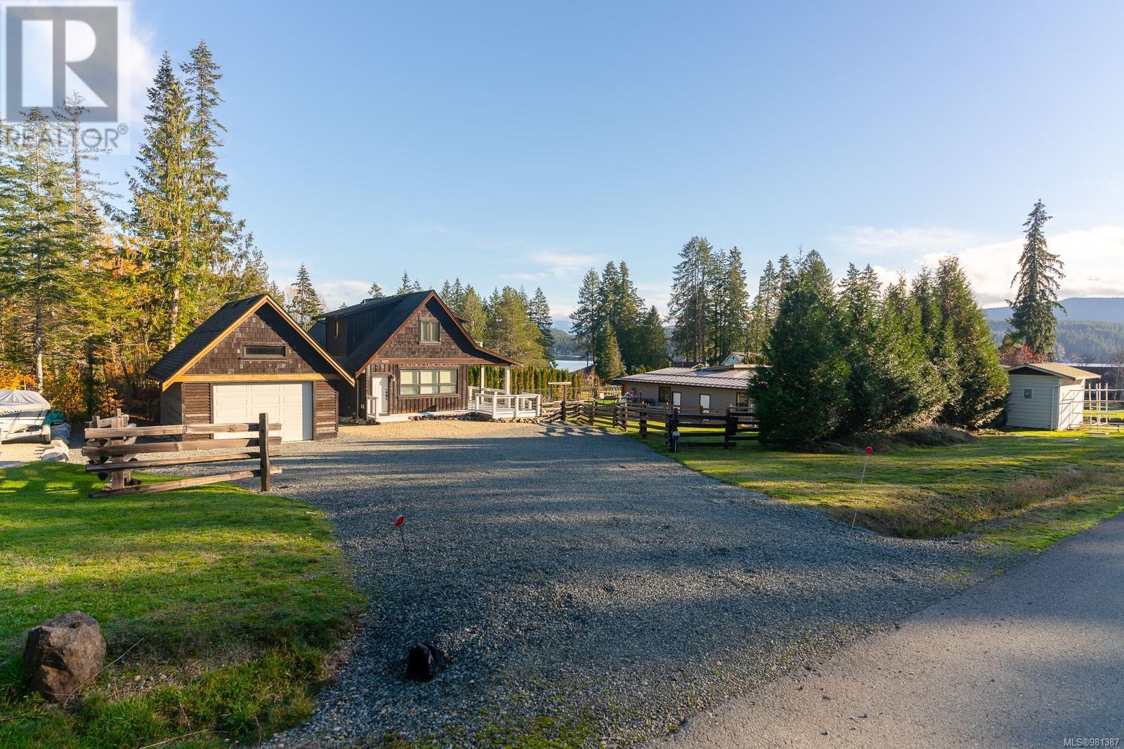 6373 Salal Rd Property Photo 11