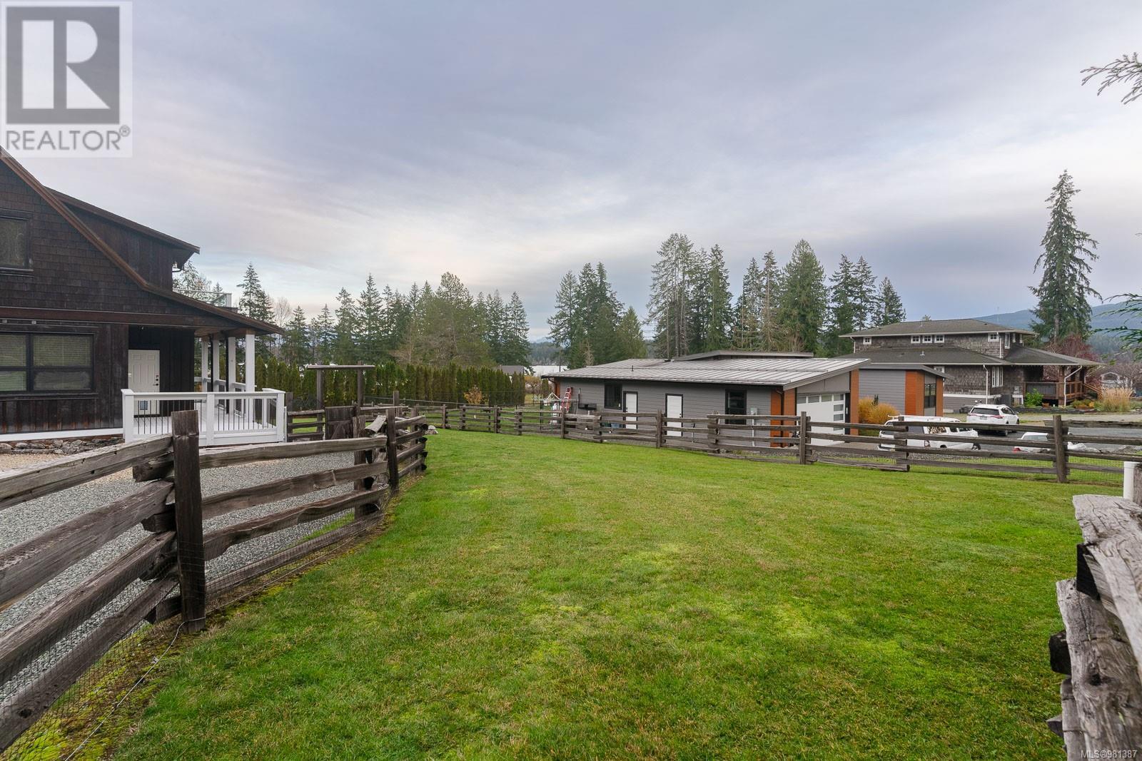 6373 Salal Rd Property Photo 39