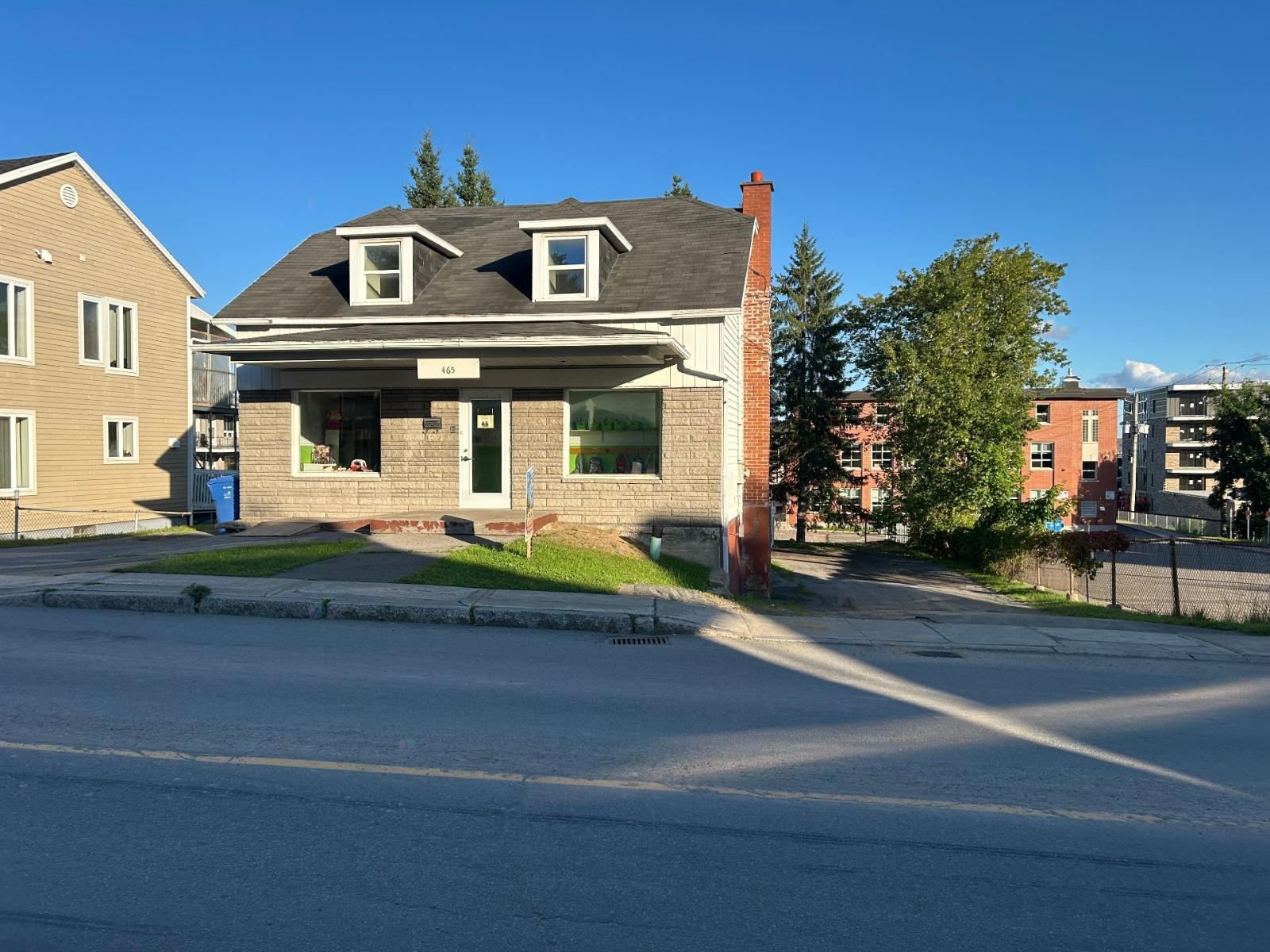465 Rue Racine Property Photo 2