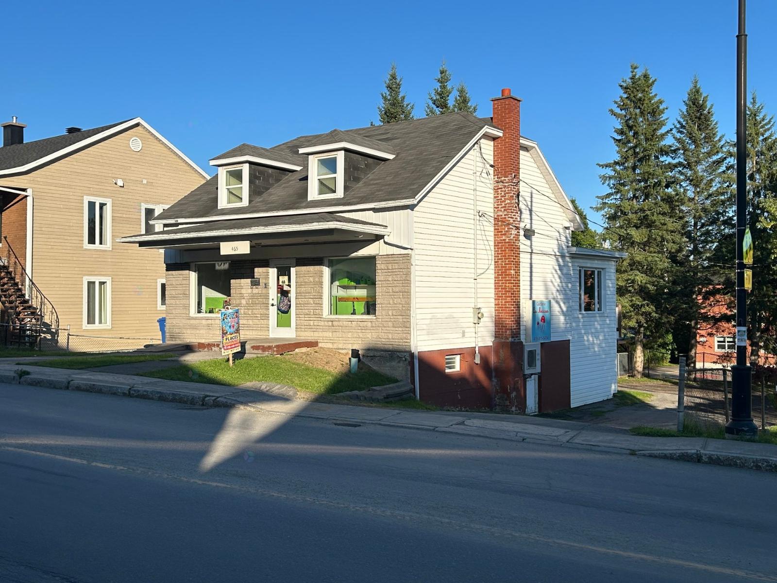 465 Rue Racine Property Photo 3