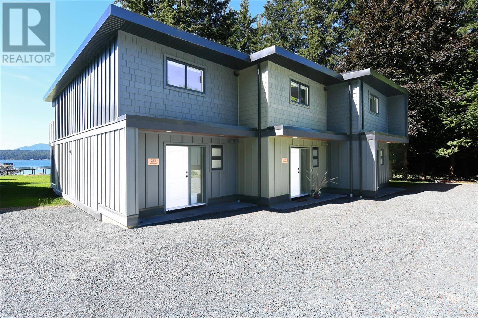 215 4305 Shingle Spit Rd Property Photo 9