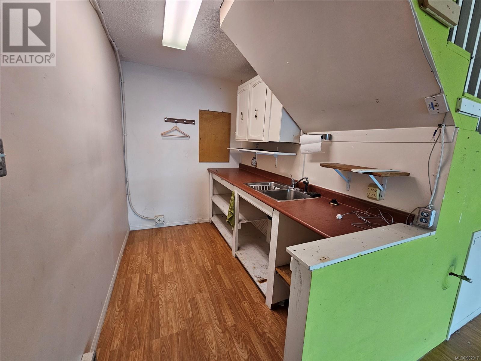 5334 Argyle St Property Photo 4