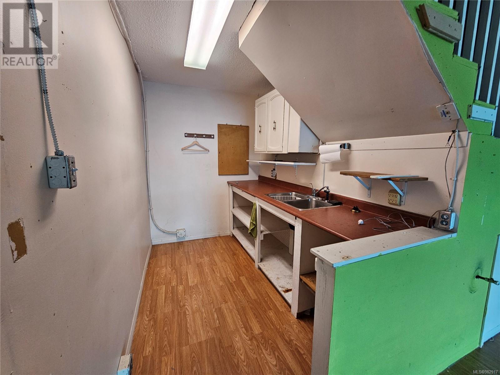 5334 Argyle St Property Photo 10