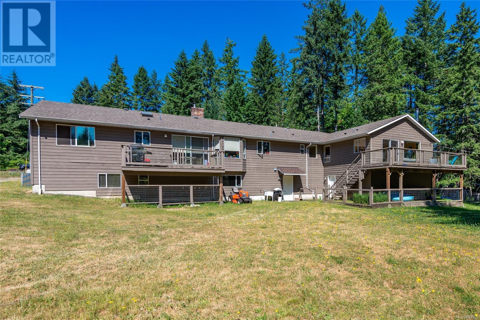8598 Island Hwy N Property Photo 5