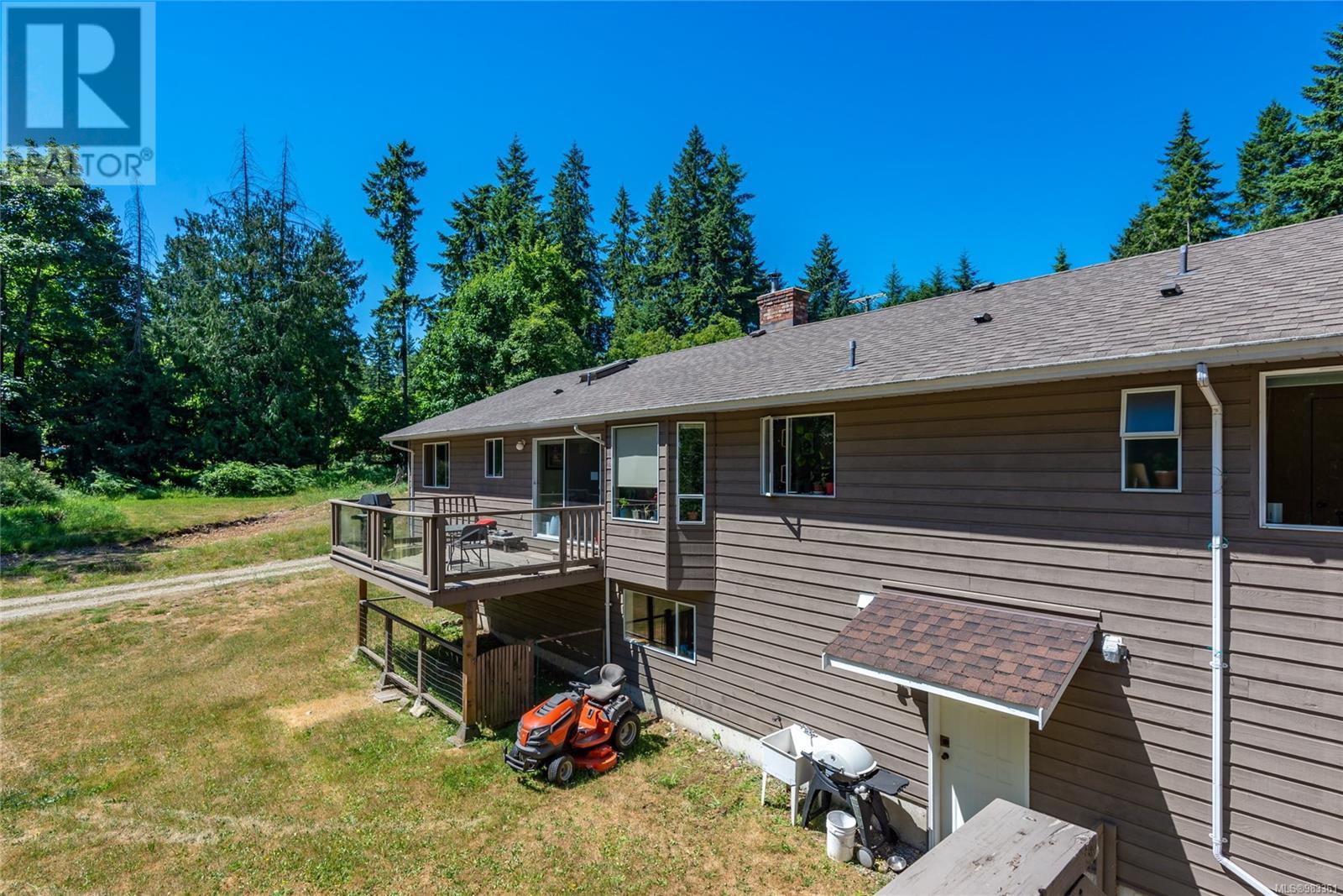 8598 Island Hwy N Property Photo 40