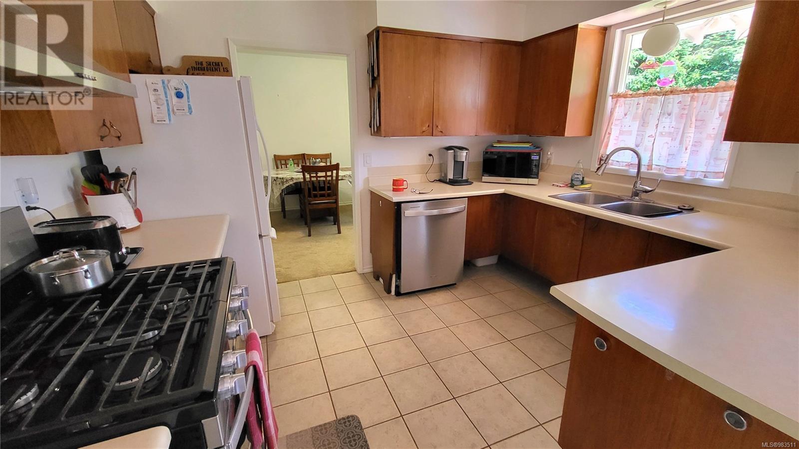 3695 Estevan Dr Property Photo 17