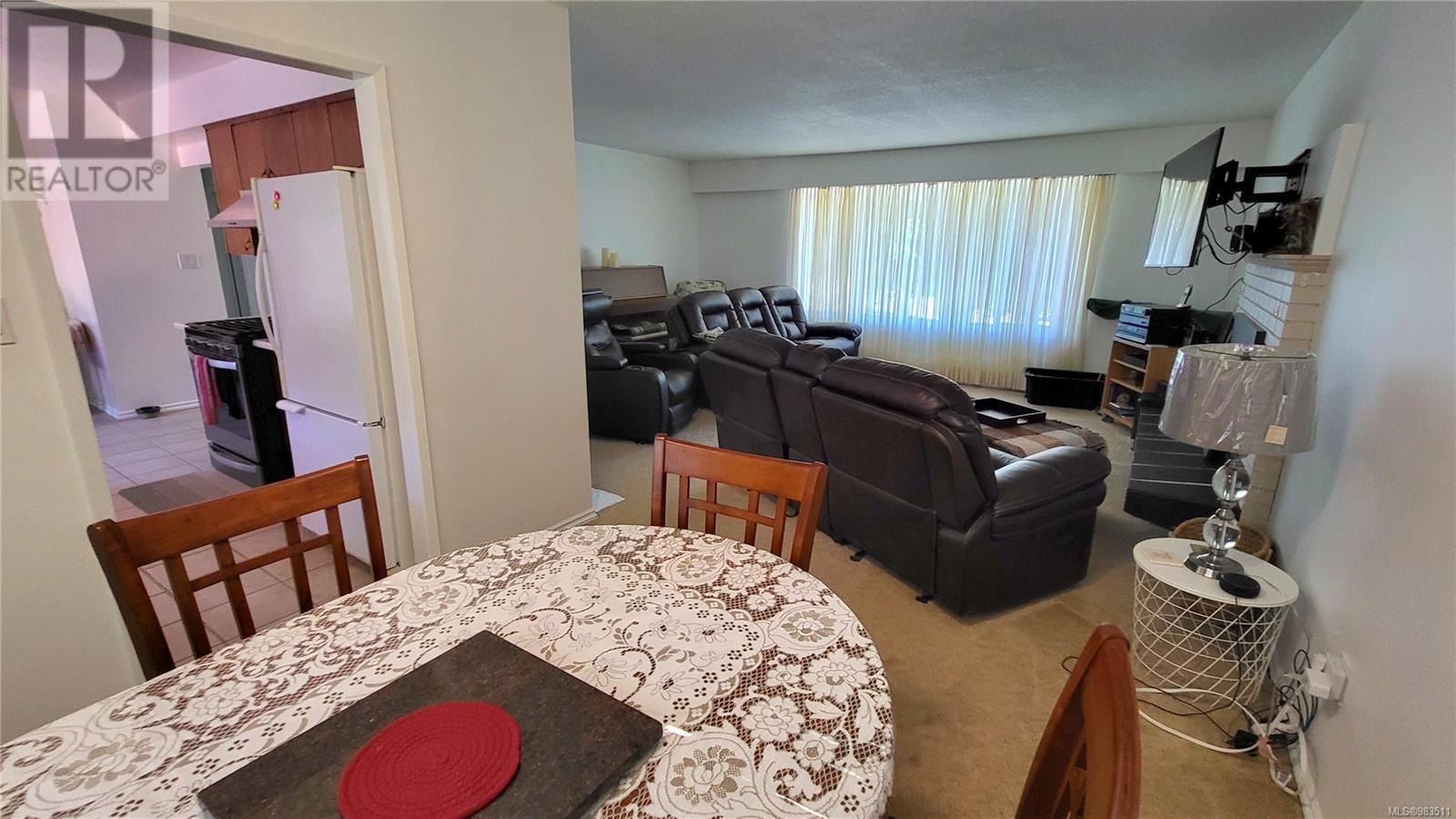 3695 Estevan Dr Property Photo 22