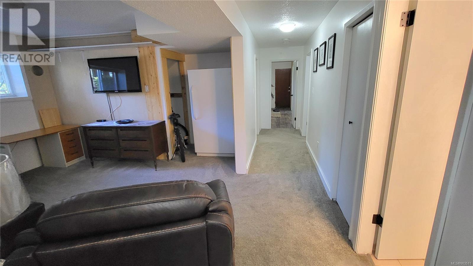 3695 Estevan Dr Property Photo 41