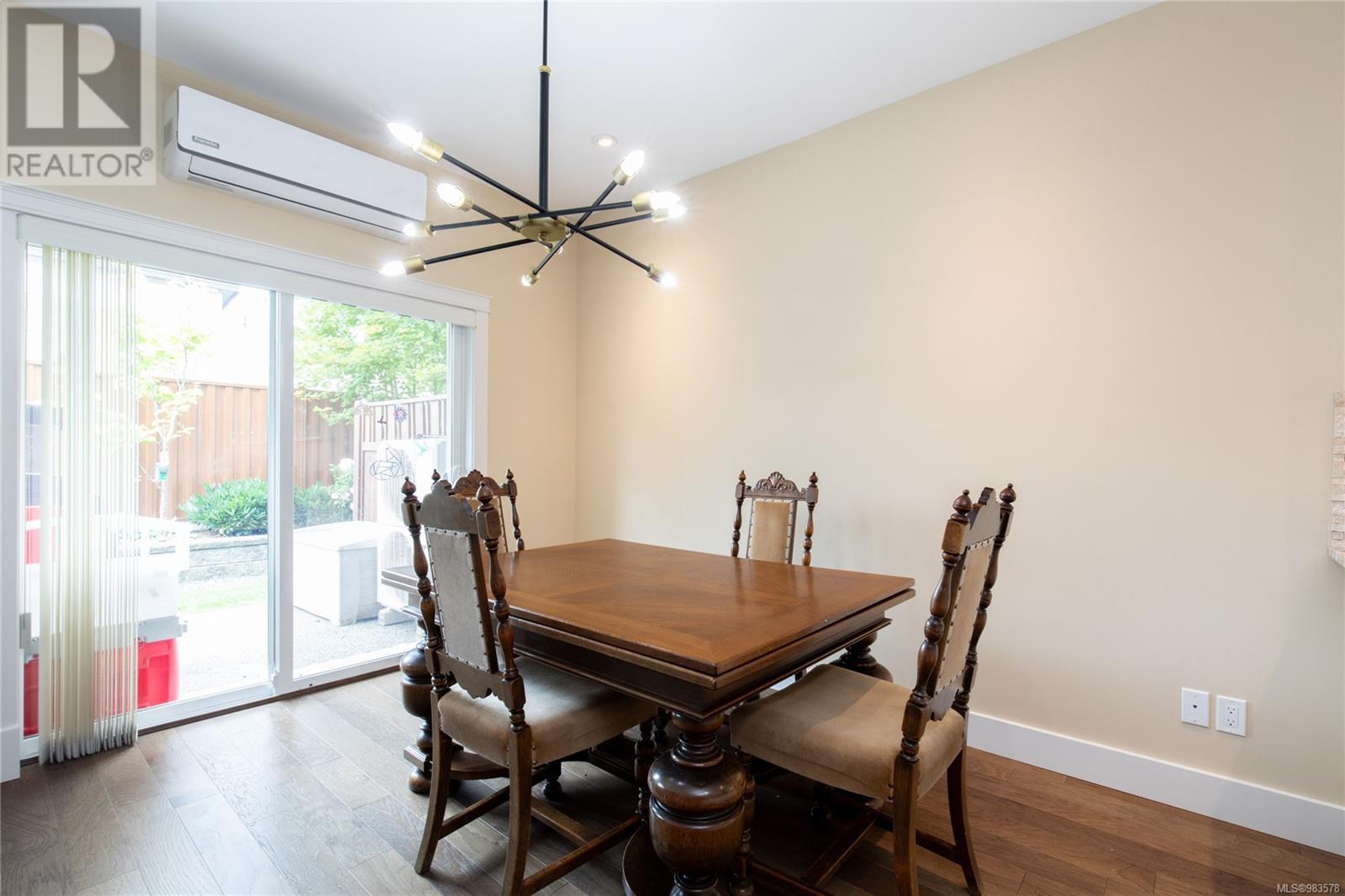 13 344 Hirst Ave Property Photo 8