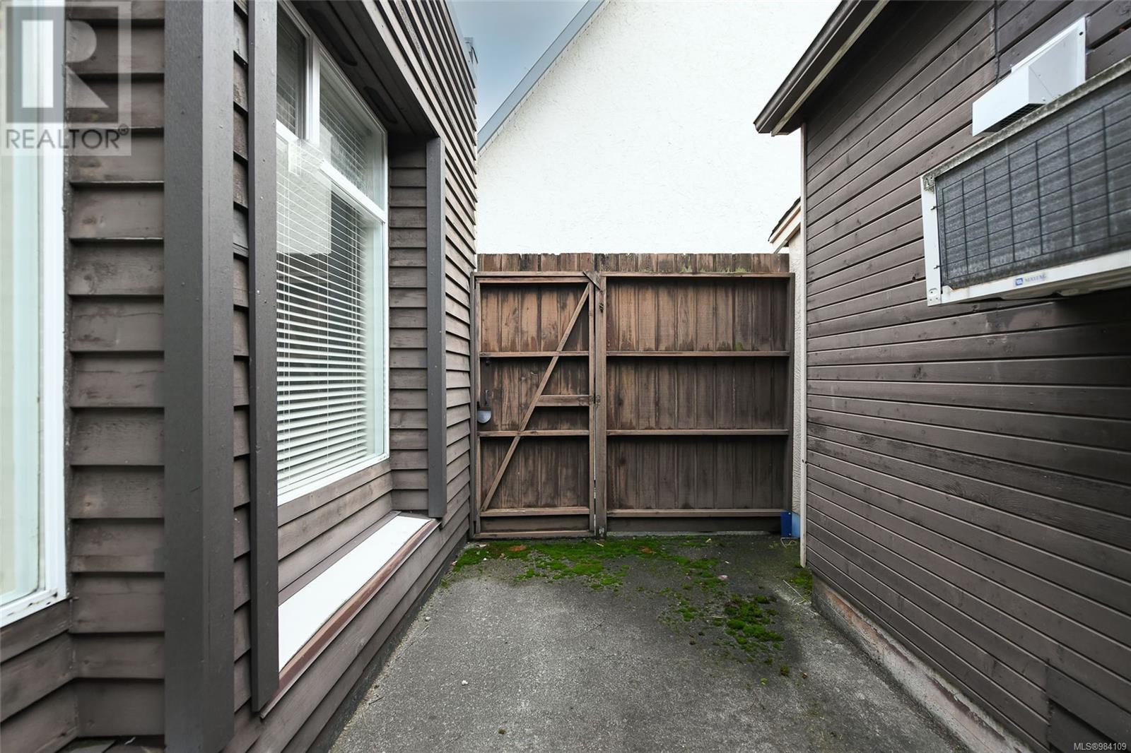 535 6th St Property Photo 30