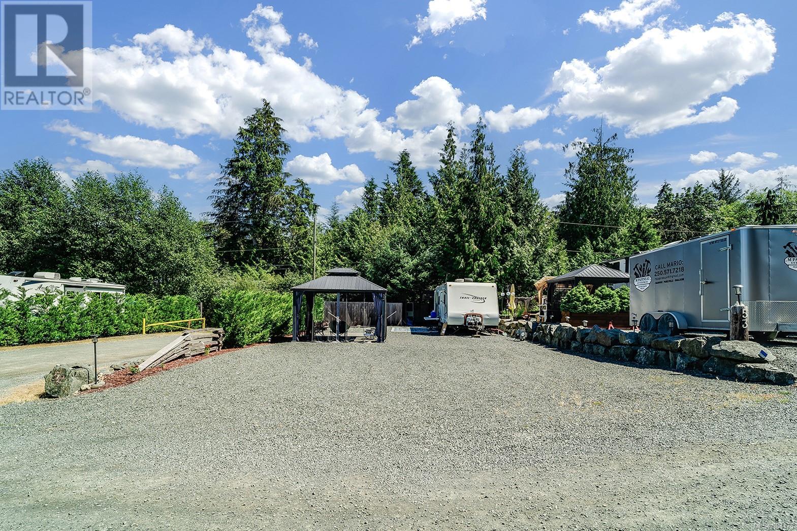 52 6050 Island Hwy W Property Photo 1