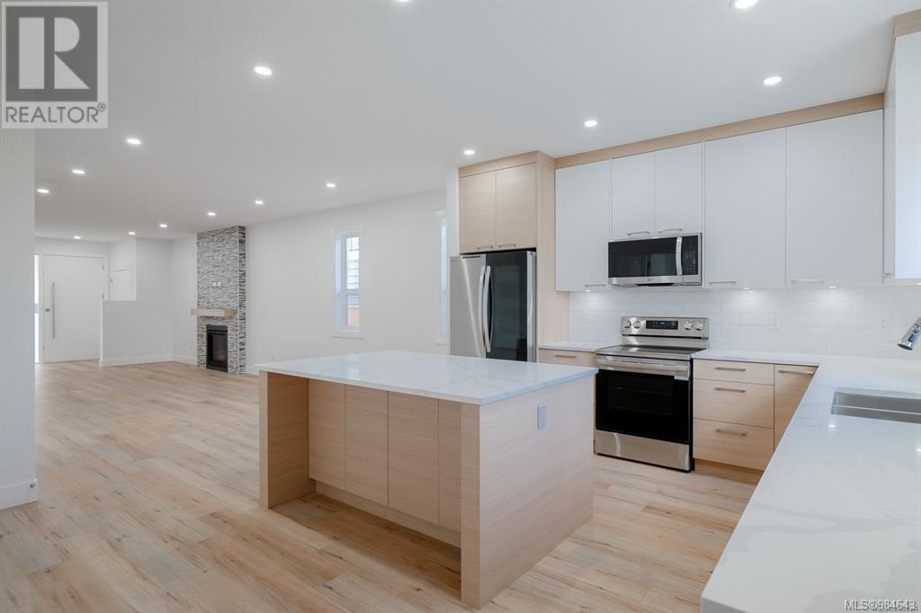 472 Hampstead St Property Photo 14