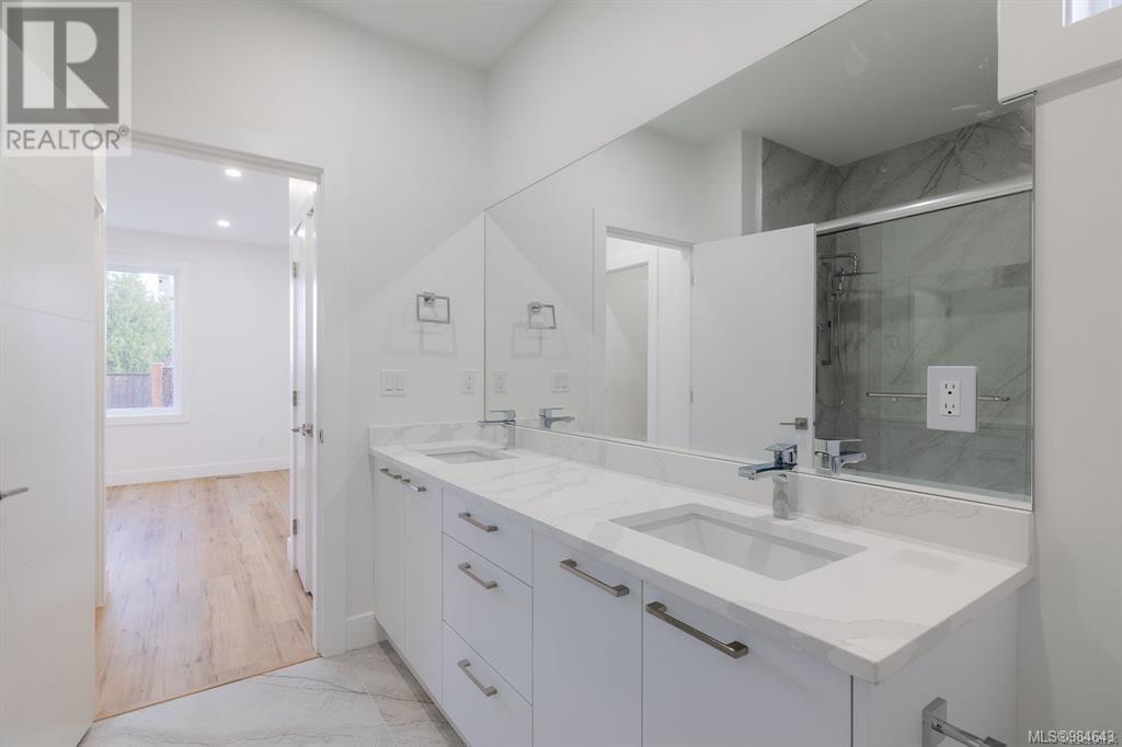 472 Hampstead St Property Photo 19