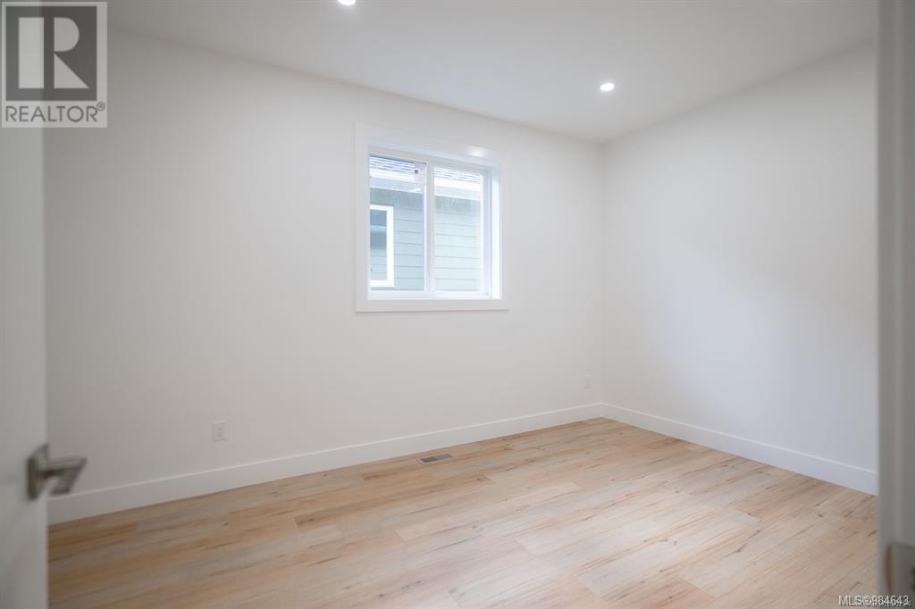 472 Hampstead St Property Photo 21