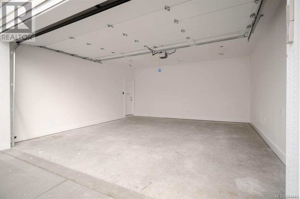 472 Hampstead St Property Photo 23