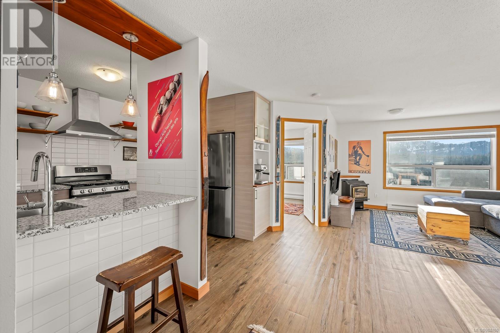 102 1105 Henry Rd Property Photo 1