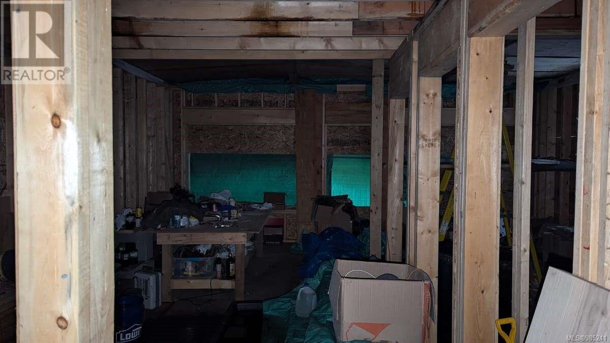 542e Larch St Property Photo 15