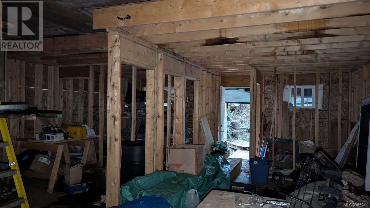 542e Larch St Property Photo 18