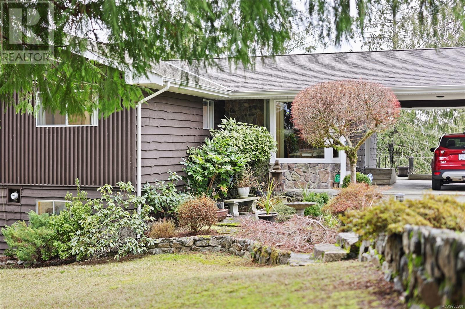 10124 Stirling Arm Cres Property Photo 13