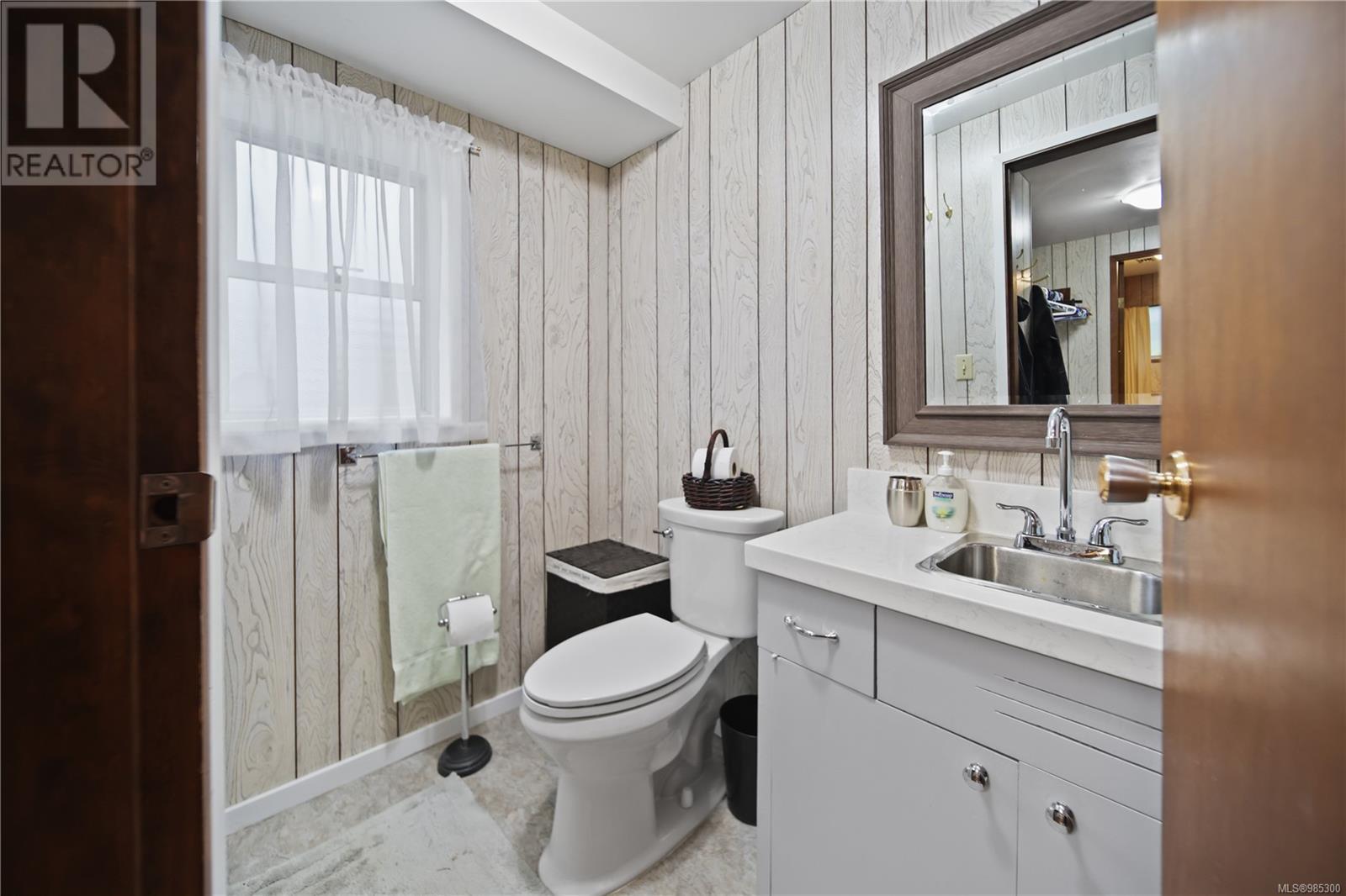10124 Stirling Arm Cres Property Photo 48