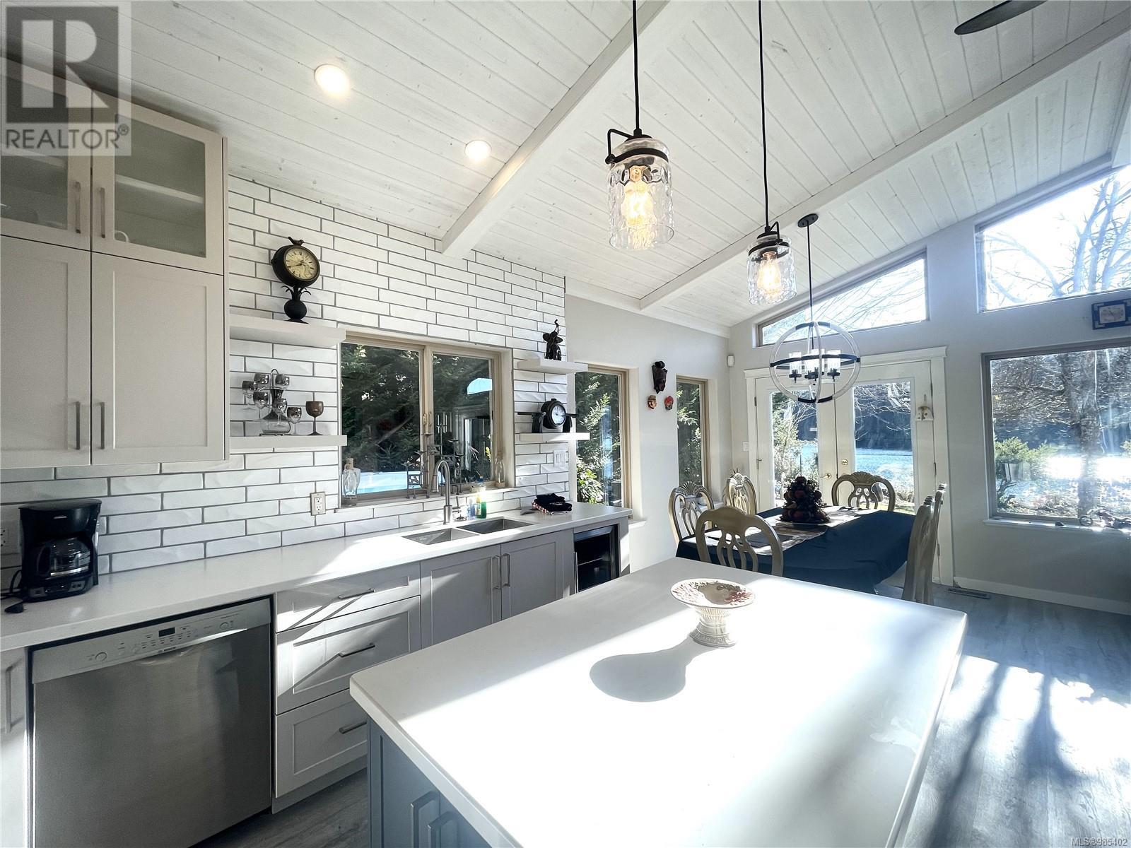 4712 Shell Beach Rd Property Photo 15