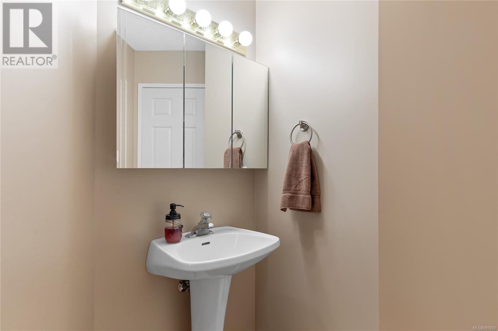 408 Hall Rd Property Photo 23