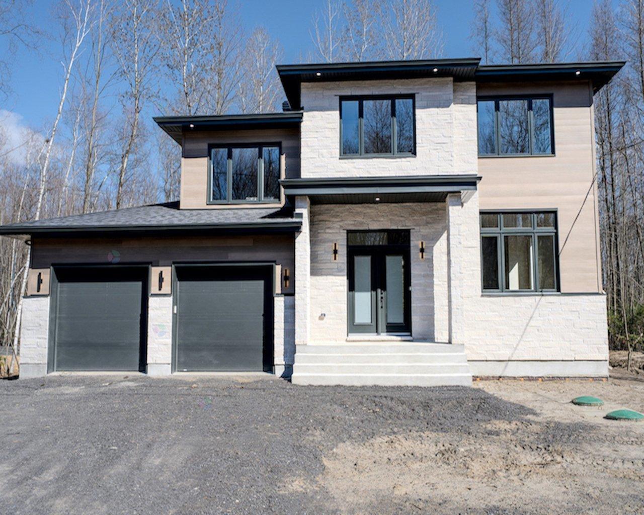 2151 Rue Brady
