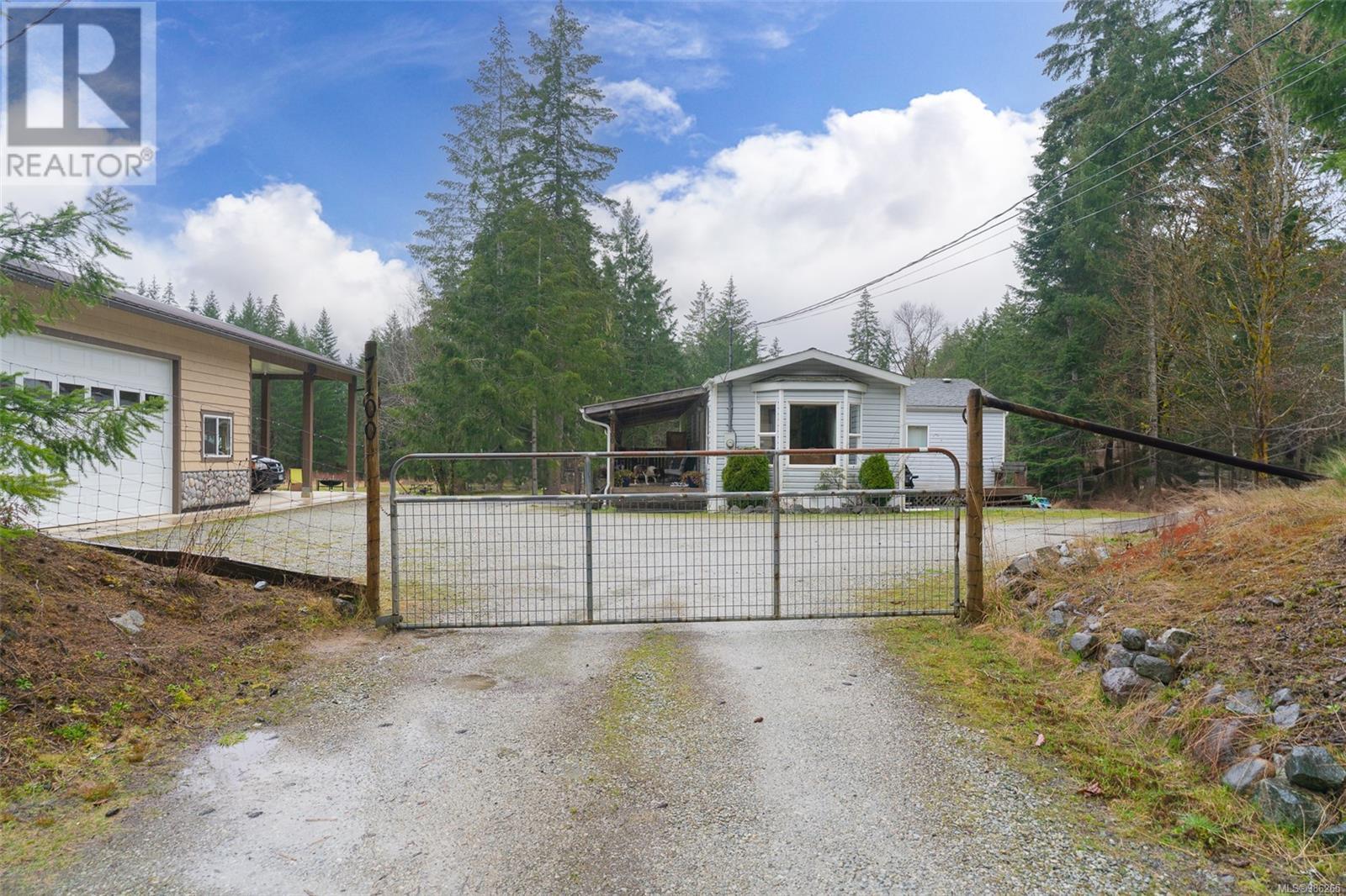 7100 Beaver Creek Rd Property Photo 1
