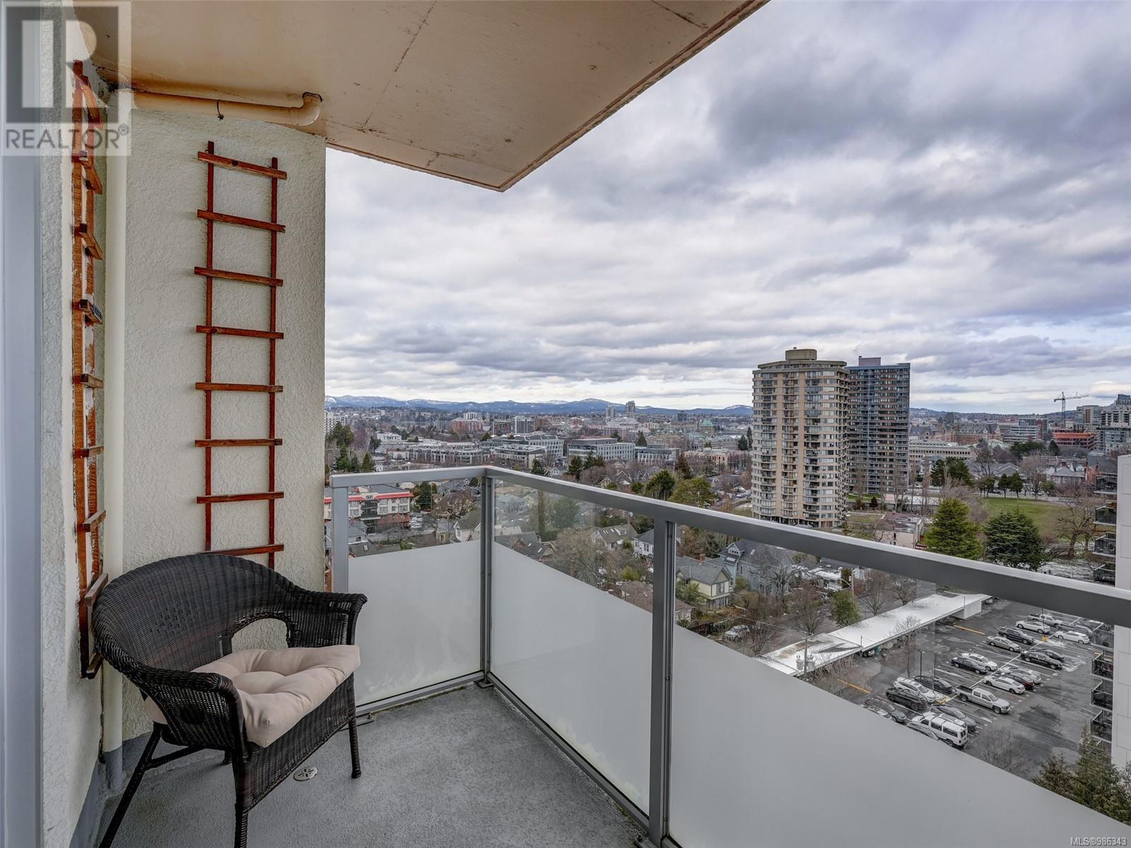 1101 250 Douglas St Property Photo 3
