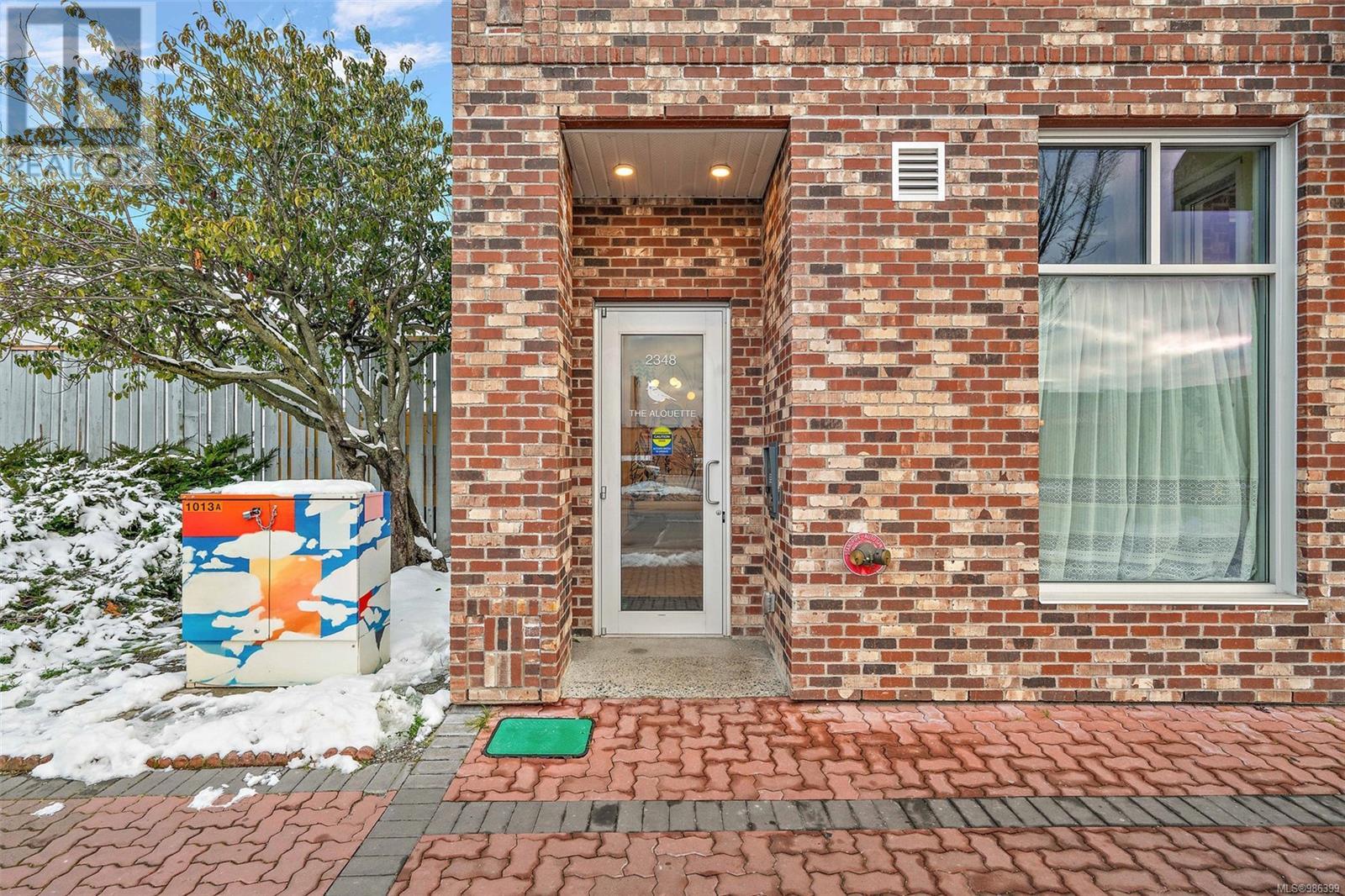 203 2348 Beacon Ave Property Photo 22