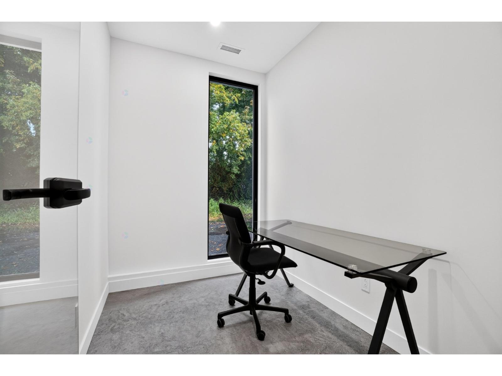 509 Rue Notre-dame, #3 Property Photo 2